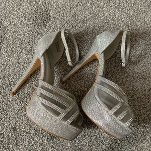 Size 8 Silver Mesh glitter heels